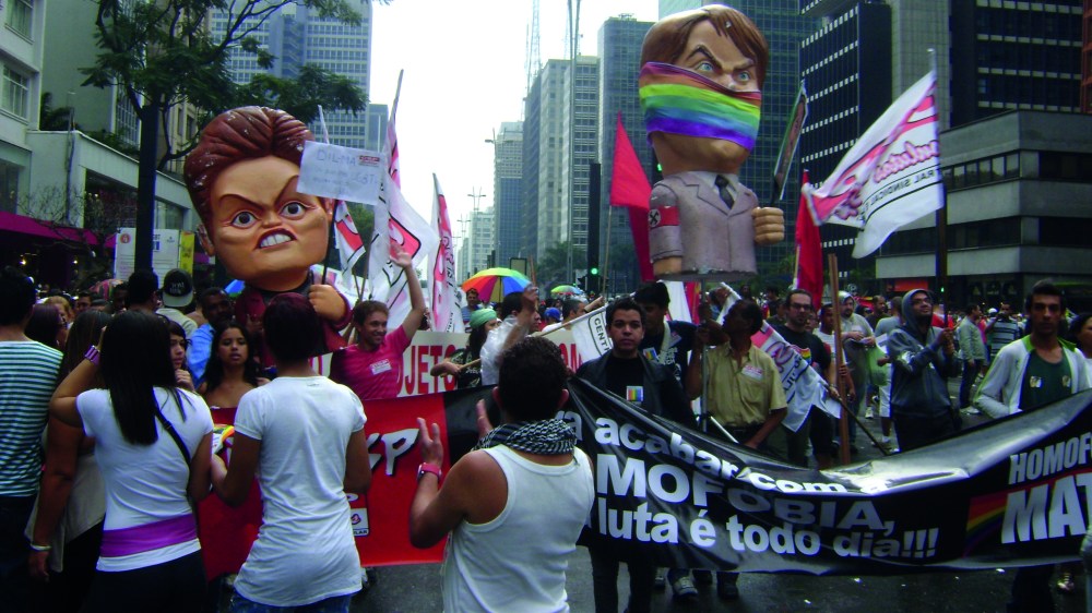 parada_gay_2011_-_bonecos_dilma_e_bolsonaro.jpg