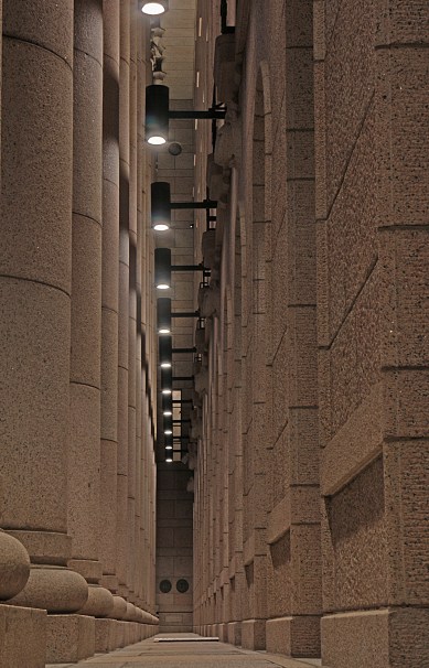 toineneduskuntamiikka