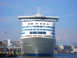 Silja_Symphony_in_Helsinki.jpg